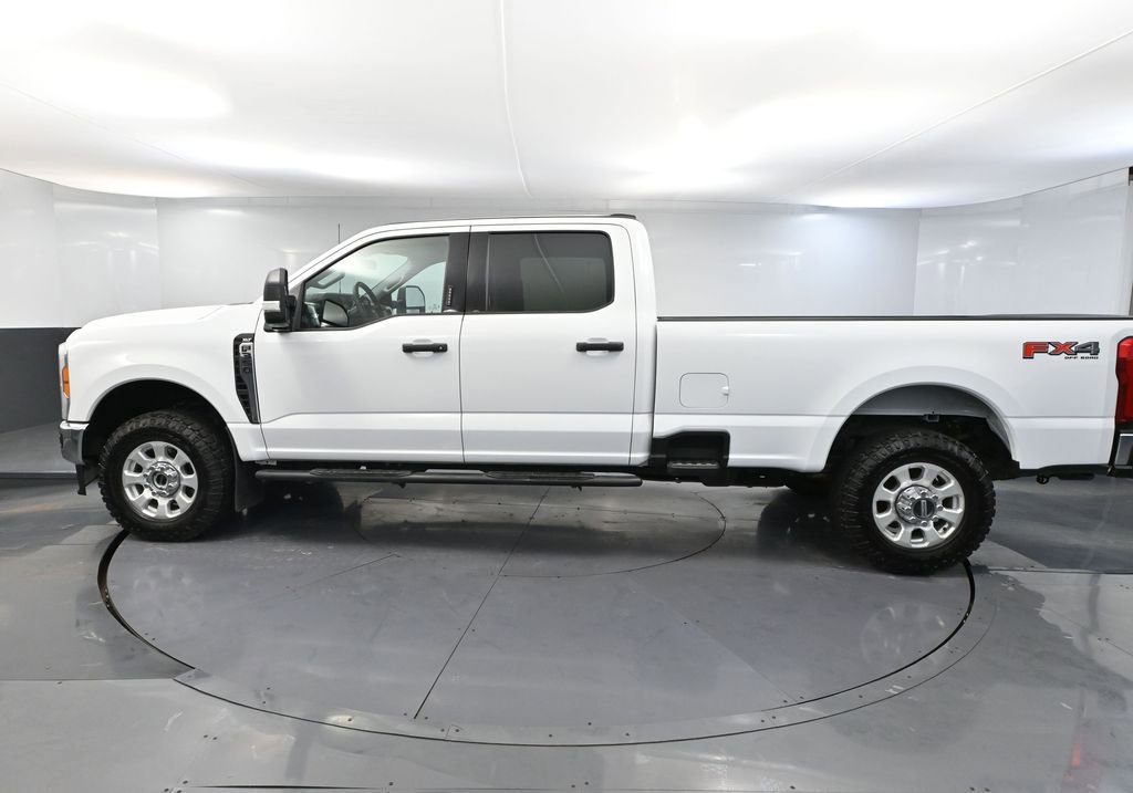 Used 2023 Ford F350 XLT w/ FX4 Off-Road Package image 10