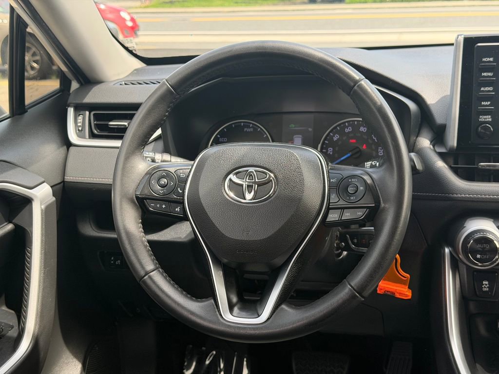 Used 2020 Toyota RAV4 LE AWD/4WD image 19