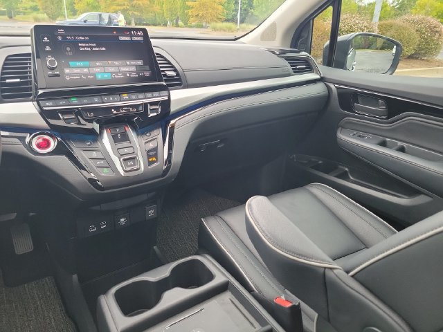 Used 2025 Honda Odyssey Touring image 13