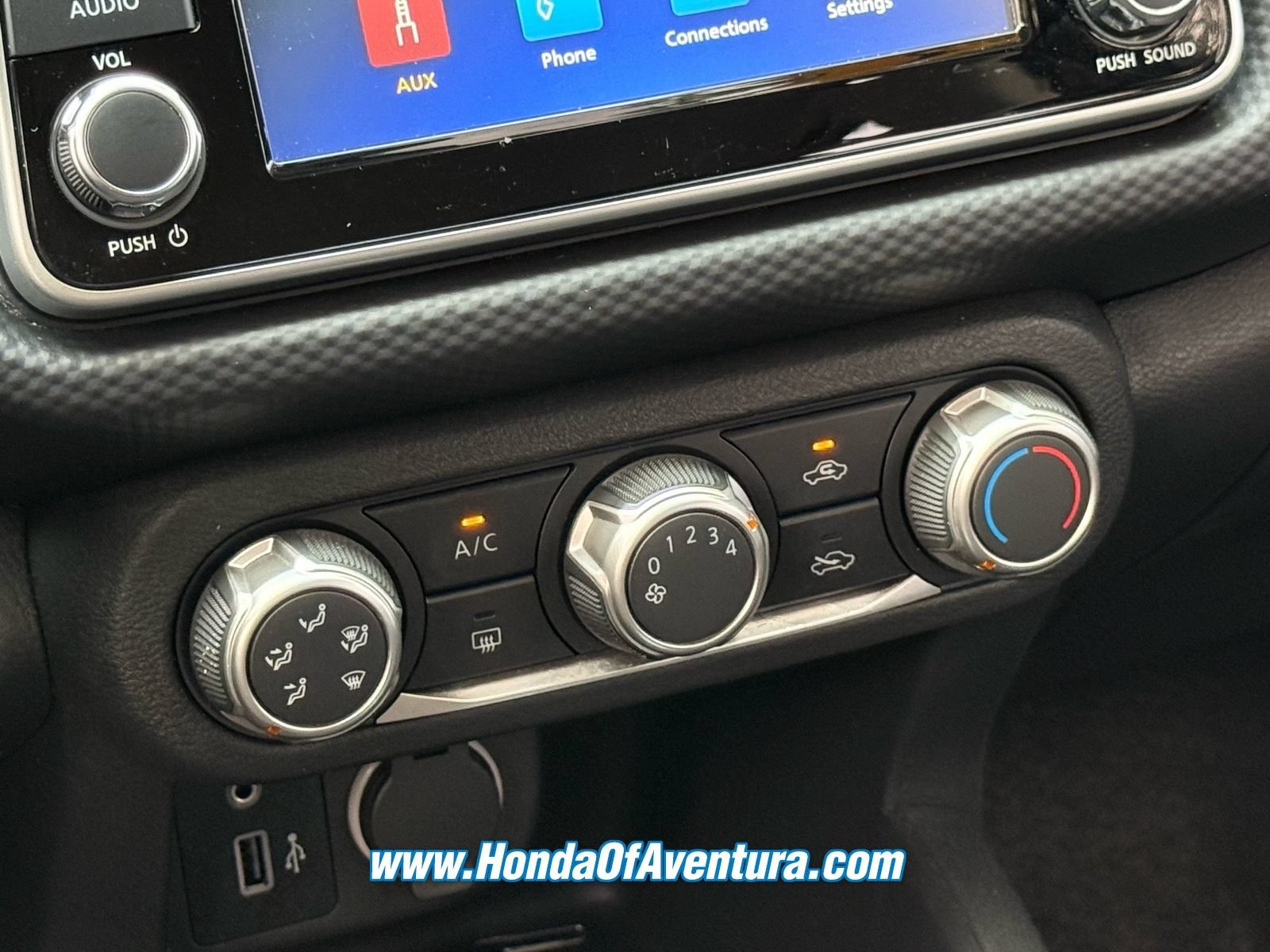 Used 2024 Nissan Kicks S FWD image 19