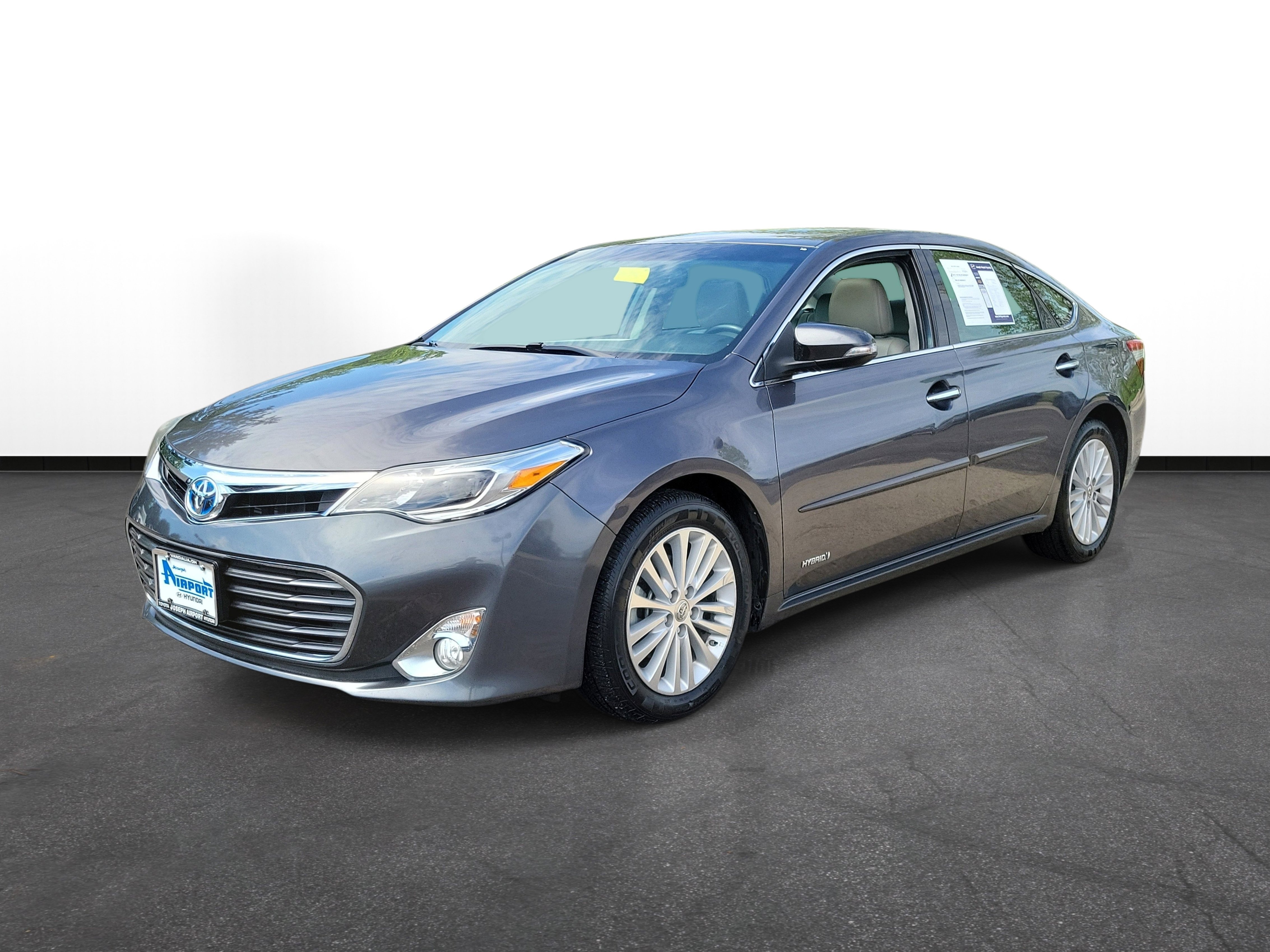Used 2015 Toyota Avalon XLE Touring FWD image 2