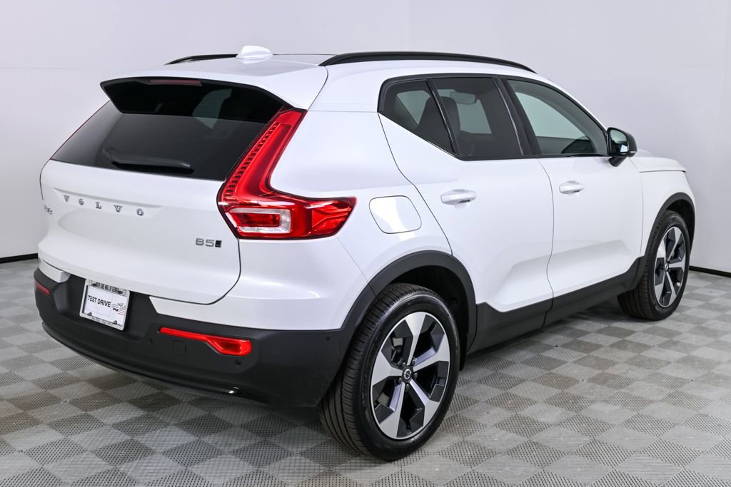 Certified 2026 Volvo XC40 B5 Plus w/ Protection Package Premier image 29