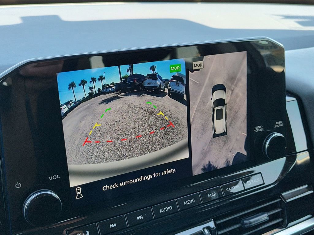 Used 2024 Nissan Pathfinder SL image 32