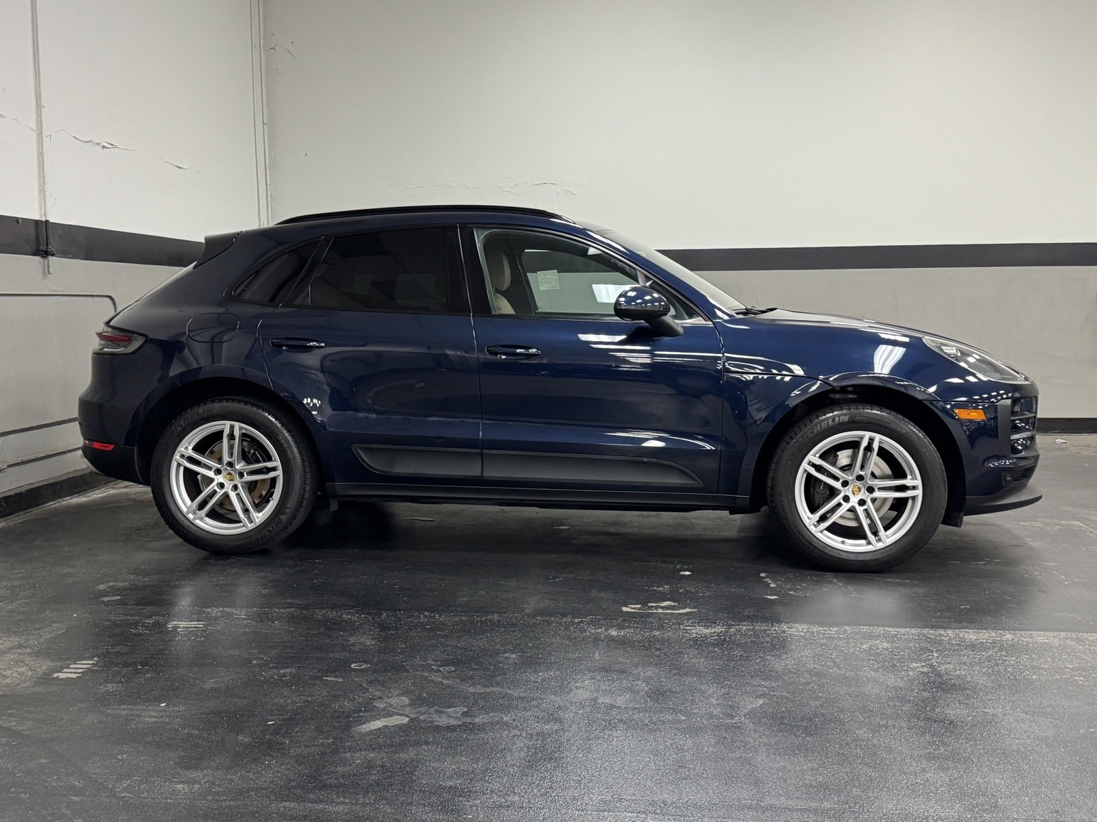 Used 2019 Porsche Macan Base image 5