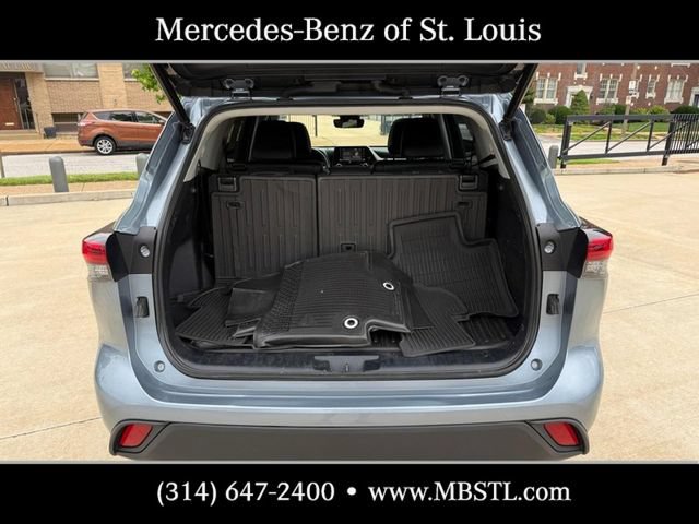 Used 2022 Toyota Highlander XLE FWD image 8