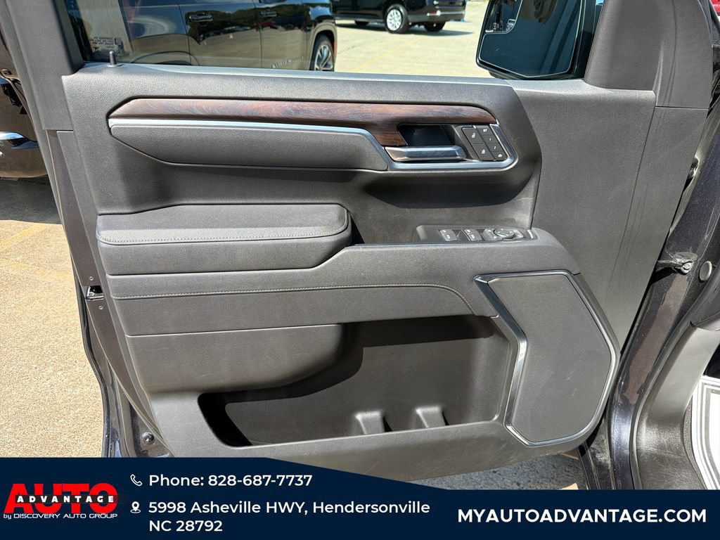 Used 2025 GMC Sierra 1500 SLT AWD/4WD image 8
