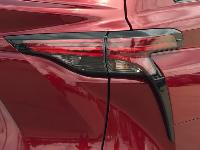Used 2026 Toyota Sienna XSE FWD image 32