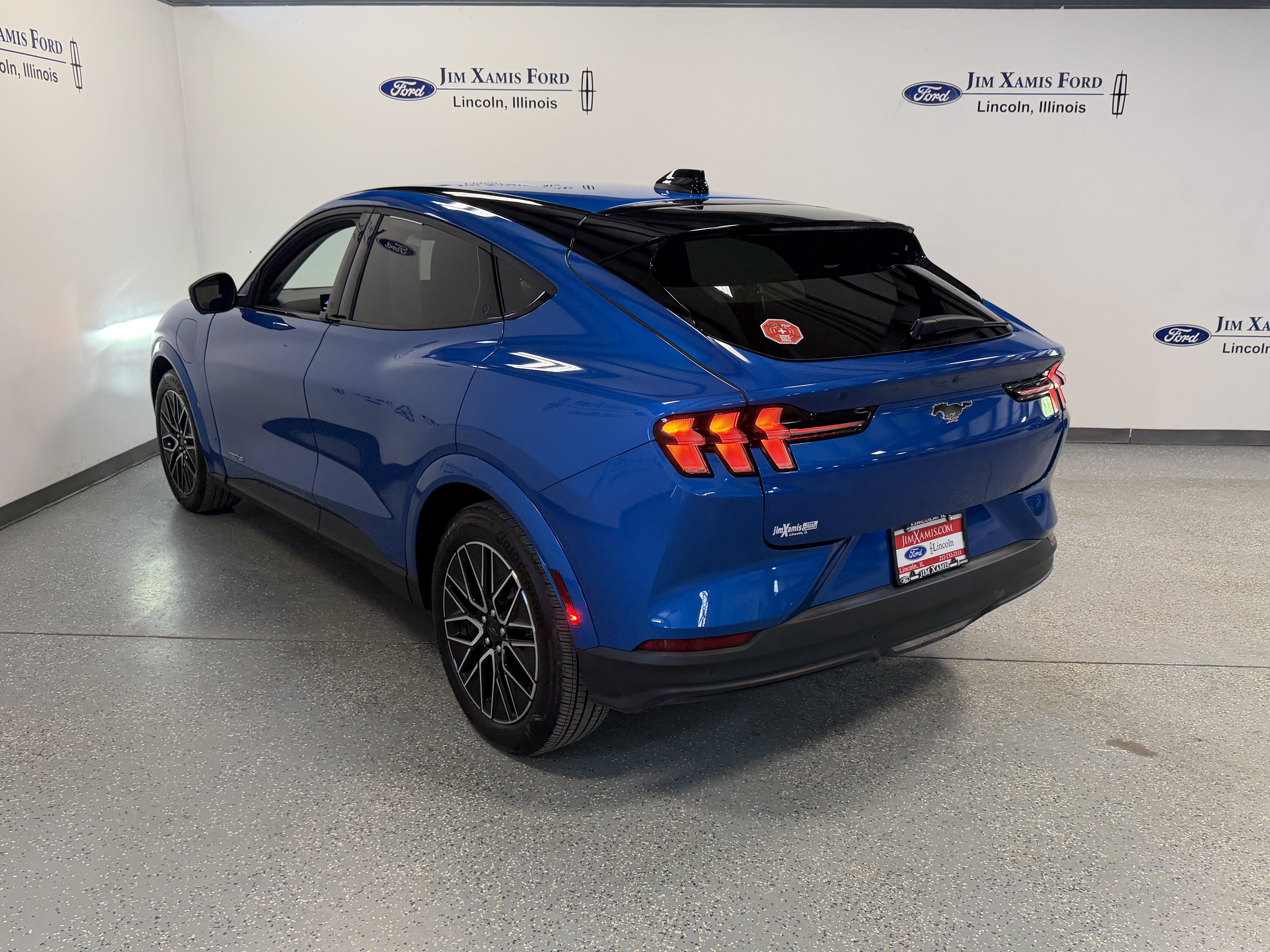 Used 2025 Ford Mustang Mach-E Premium AWD/4WD image 31
