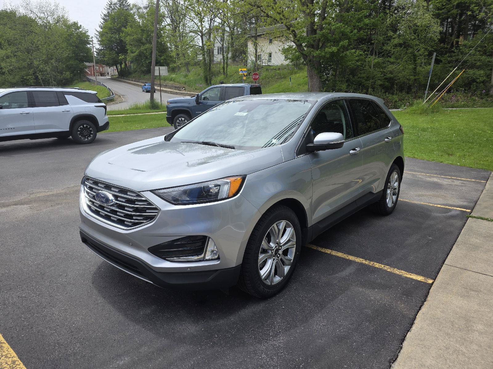 Used 2024 Ford Edge Titanium AWD/4WD image 4