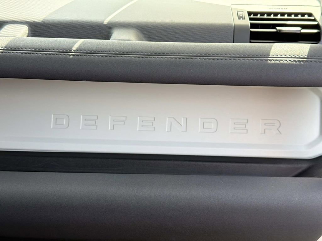 Used 2023 Land Rover Defender 90 S AWD/4WD image 19