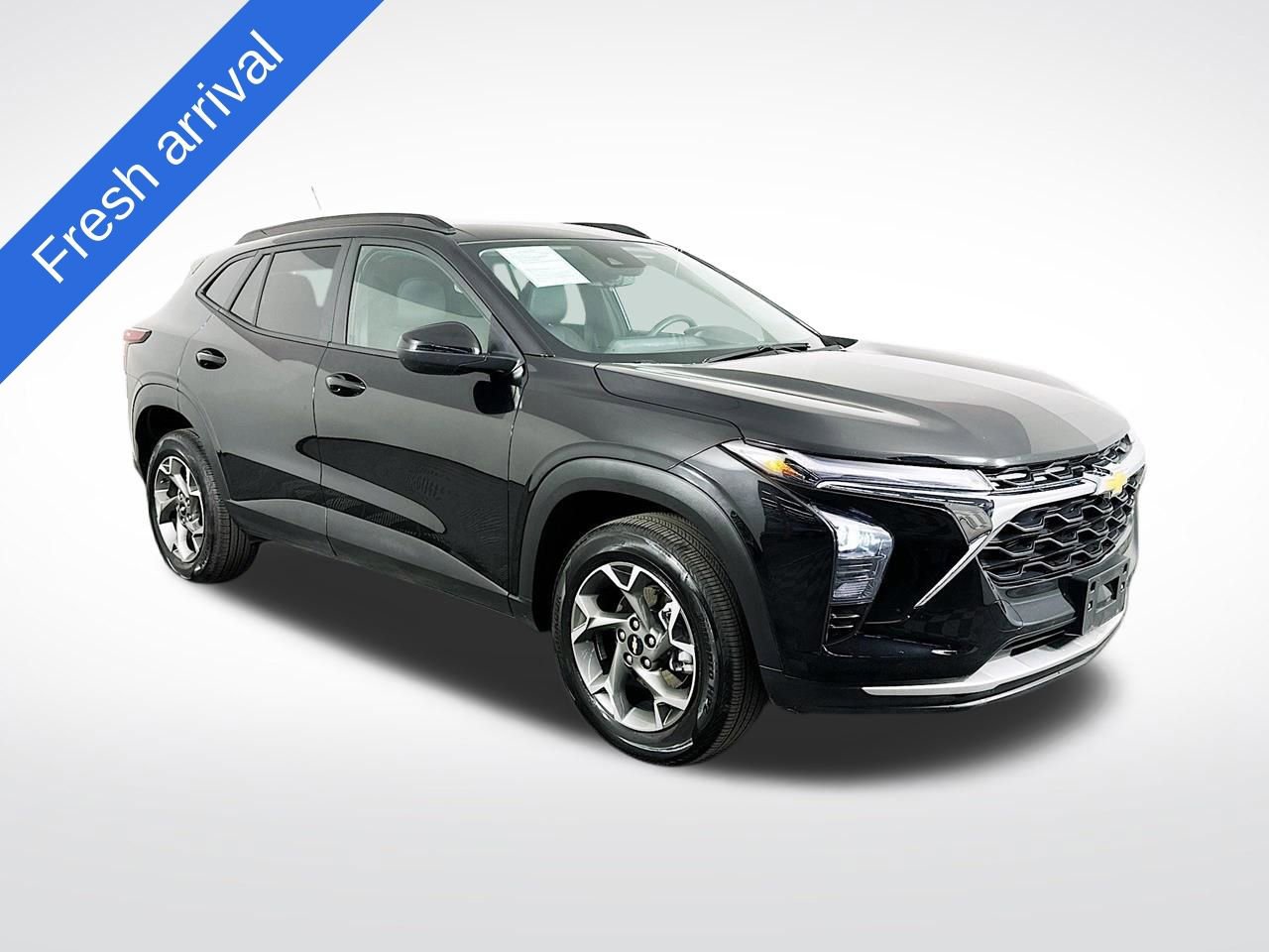 Used 2025 Chevrolet Trax LT image 1