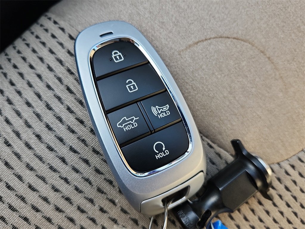 Used 2023 Hyundai Santa Fe SEL image 30