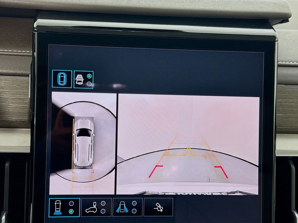 Used 2024 GMC Acadia Denali image 14