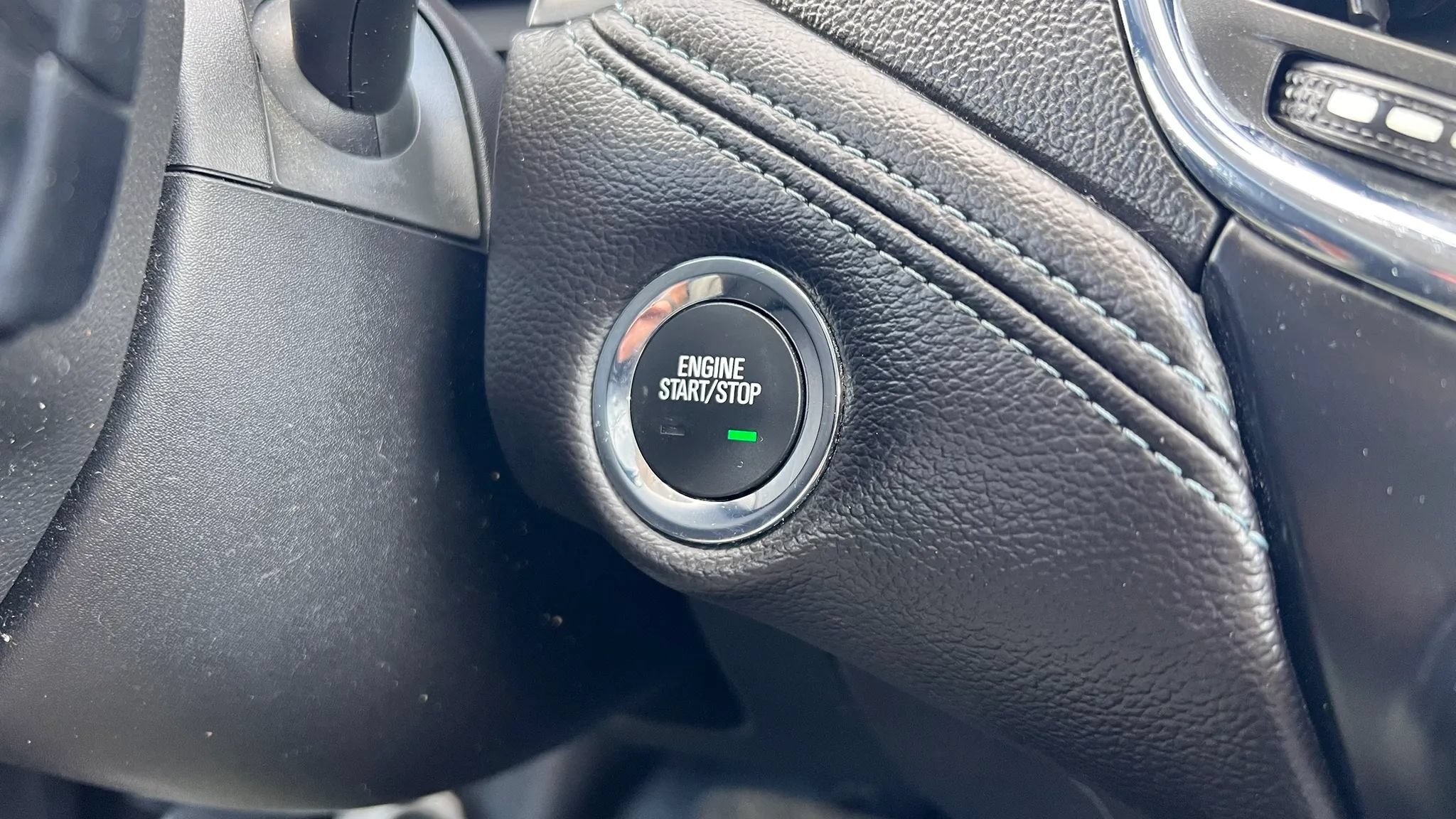 Used 2018 Chevrolet Cruze Premier FWD image 31