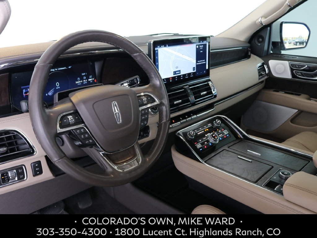Used 2022 Lincoln Navigator Reserve AWD/4WD image 7