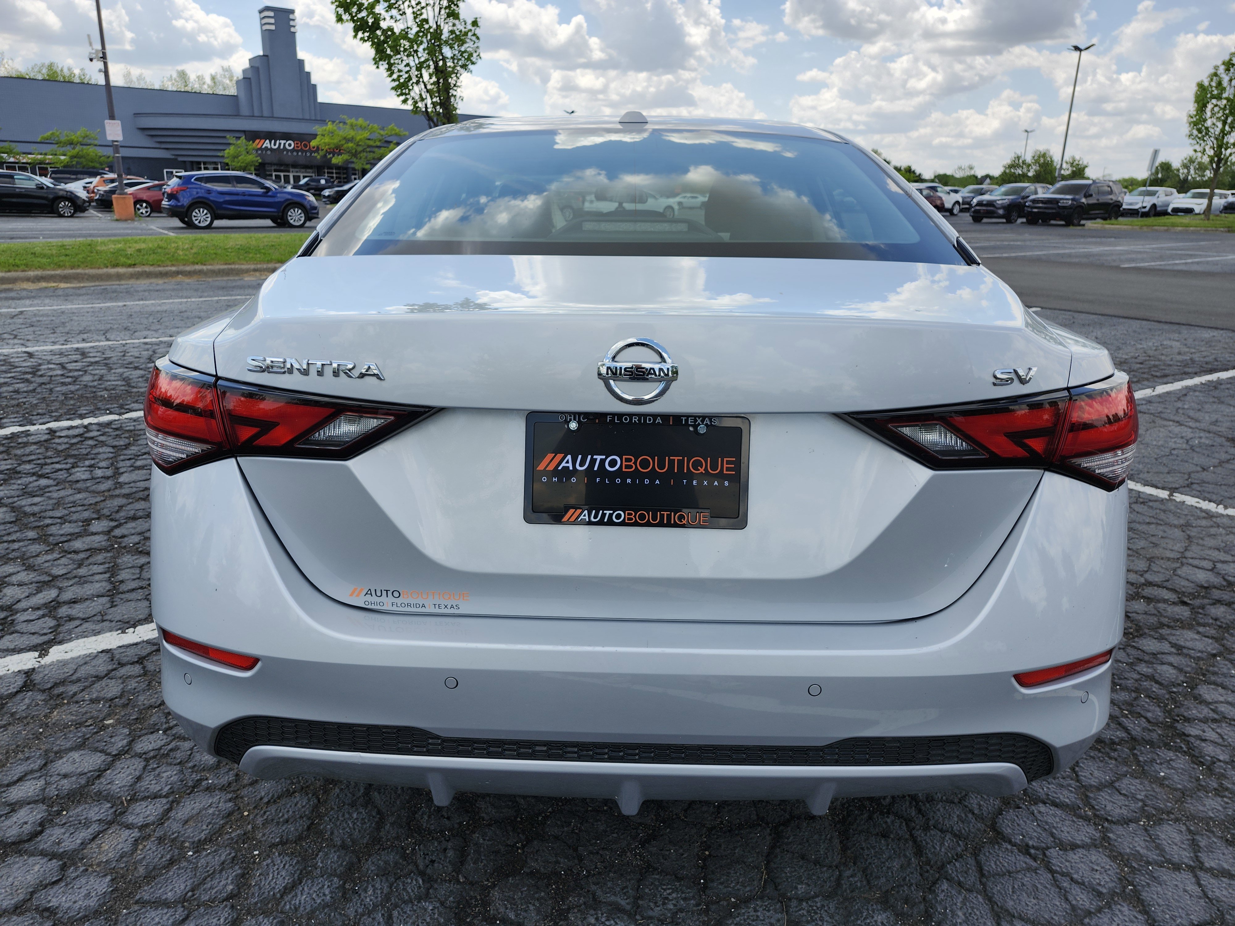 Used 2022 Nissan Sentra SV FWD image 14