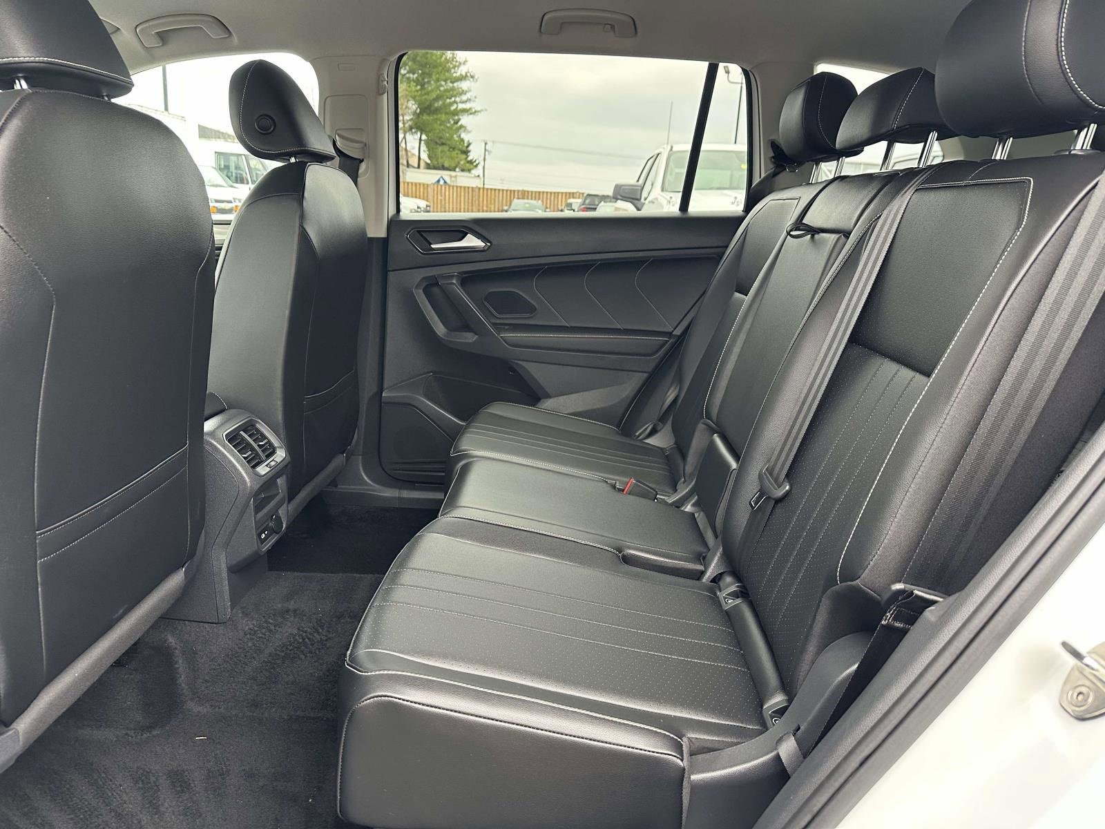 Used 2022 Volkswagen Tiguan SE image 23