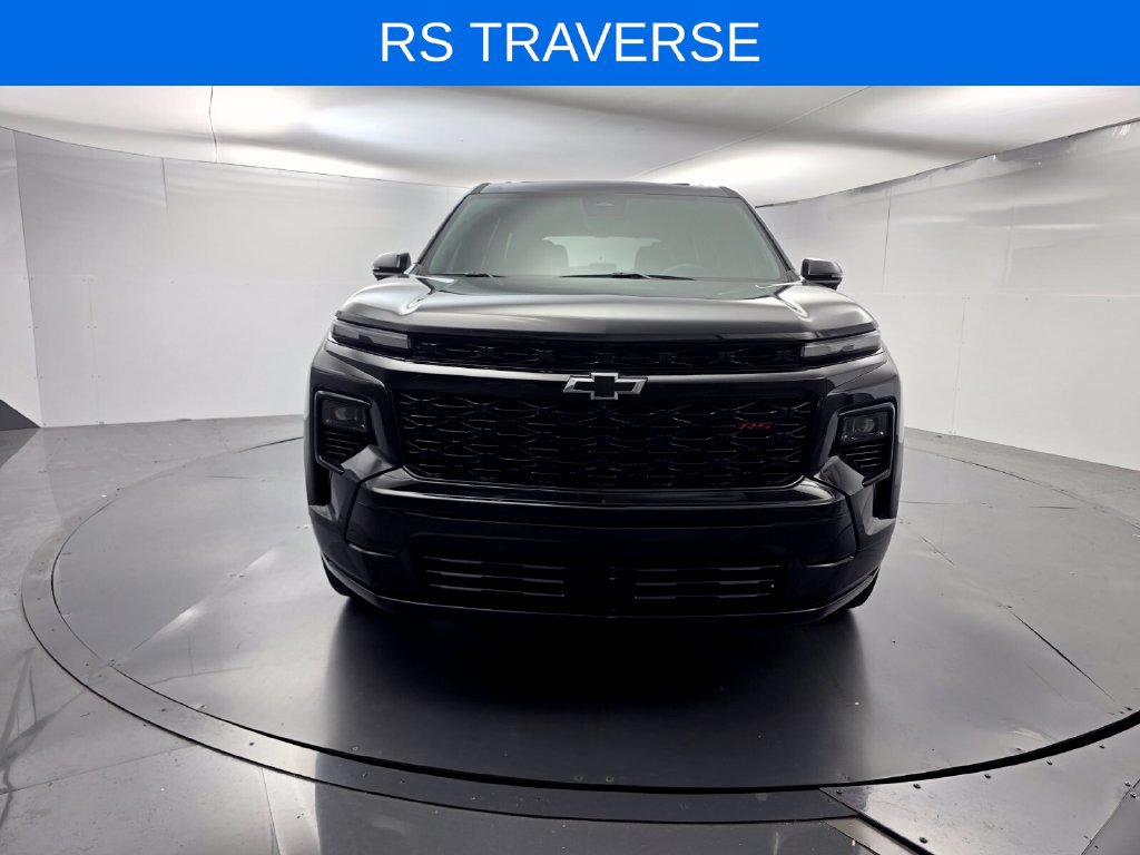Used 2024 Chevrolet Traverse RS FWD image 2