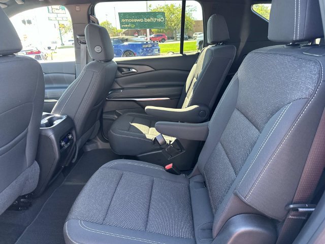 Certified 2025 Chevrolet Traverse LT FWD image 21
