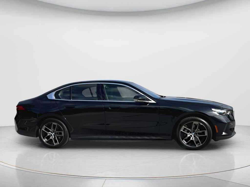 New 2026 BMW 530i xDrive w/ Premium Package image 9