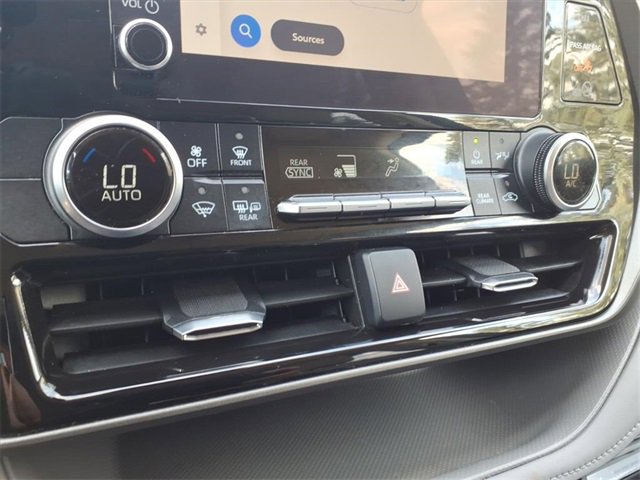 Used 2024 Toyota Highlander LE image 21