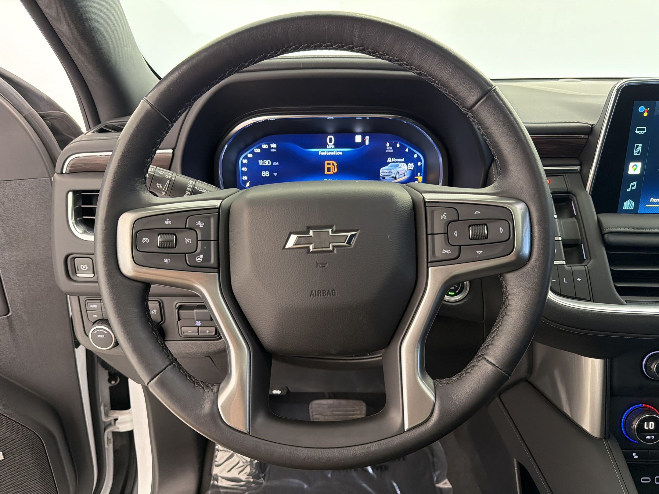 Used 2022 Chevrolet Tahoe Z71 w/ Luxury Package AWD/4WD image 11
