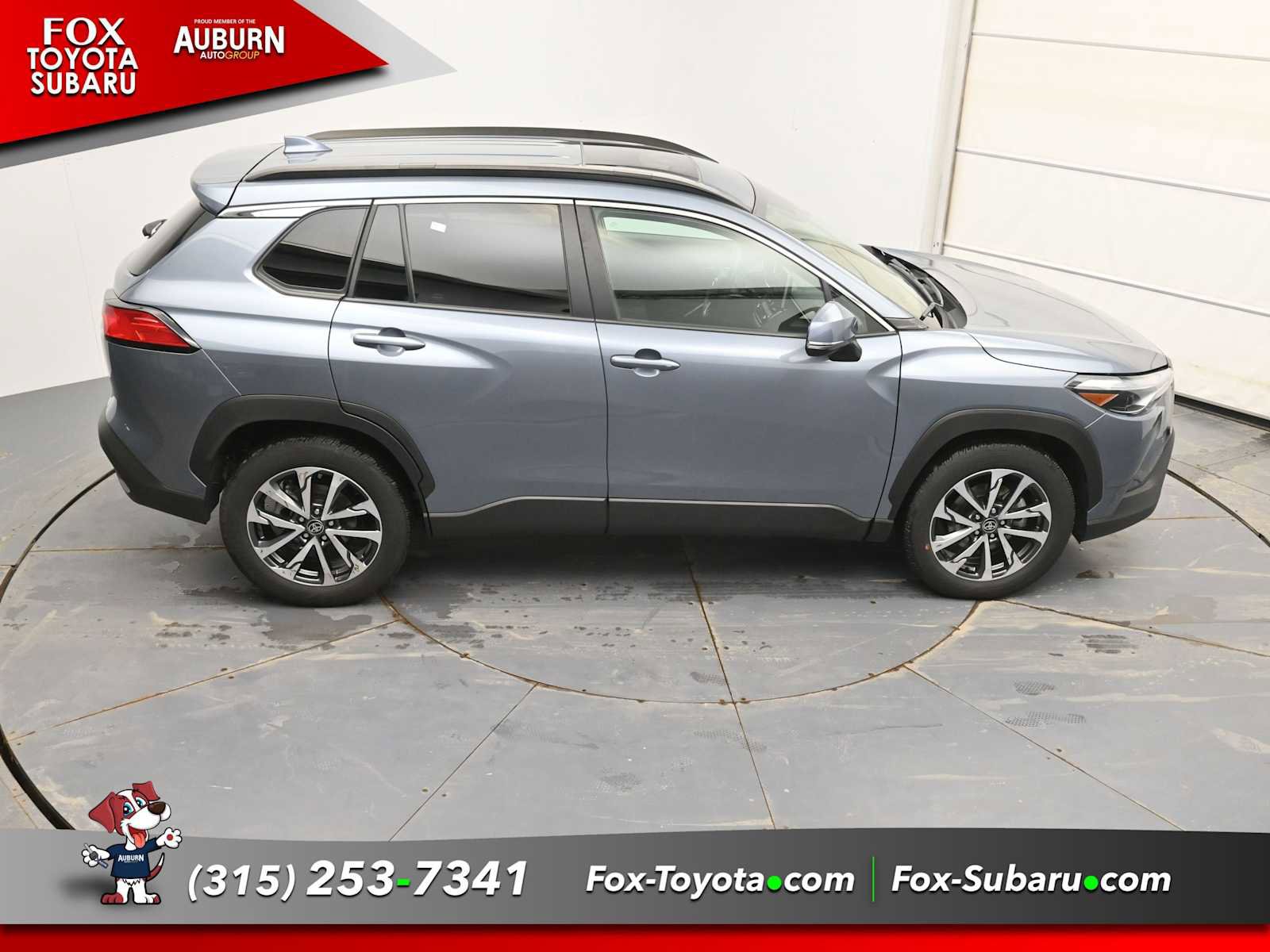 Used 2023 Toyota Corolla Cross XLE w/ Convenience Package image 27