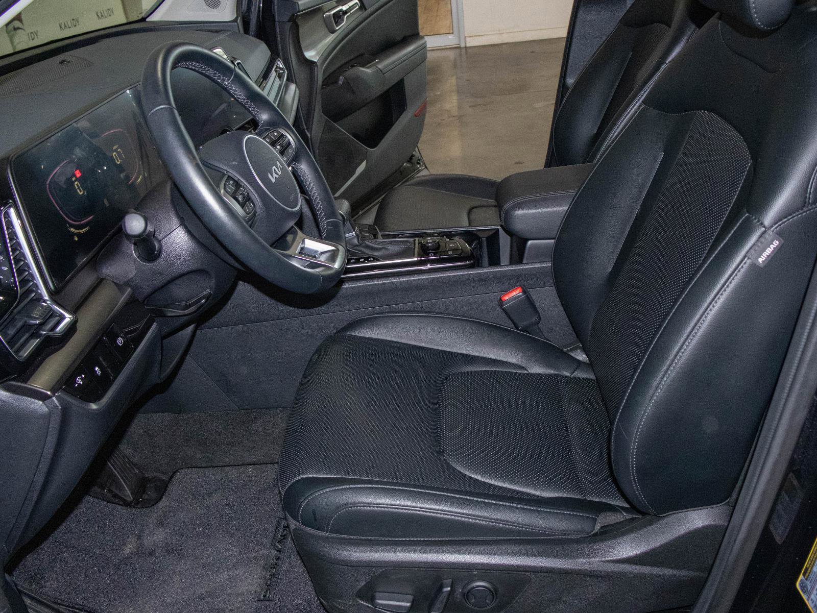 New 2025 Kia Sportage EX image 8