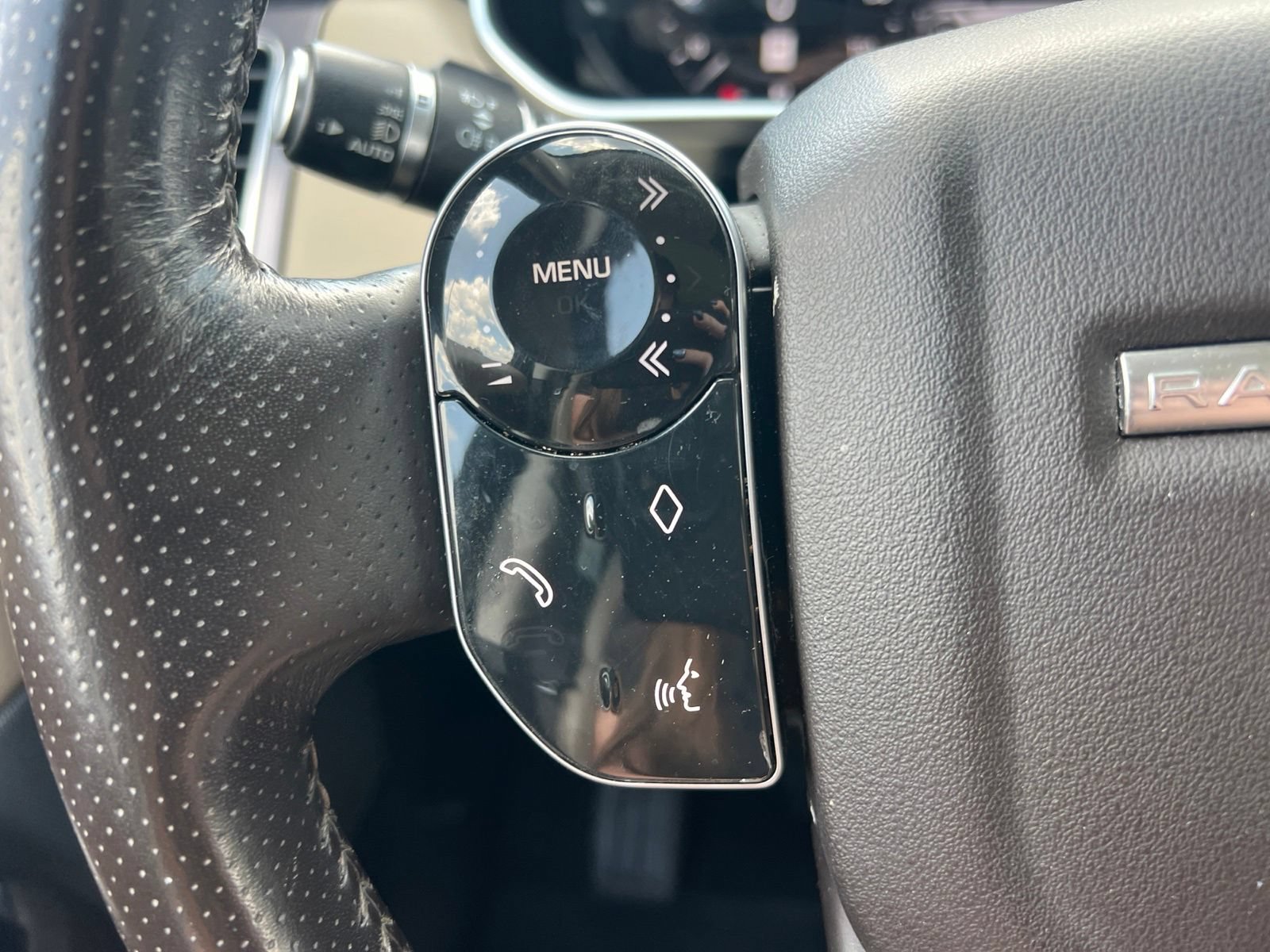 Used 2018 Land Rover Range Rover Sport HSE AWD/4WD image 21