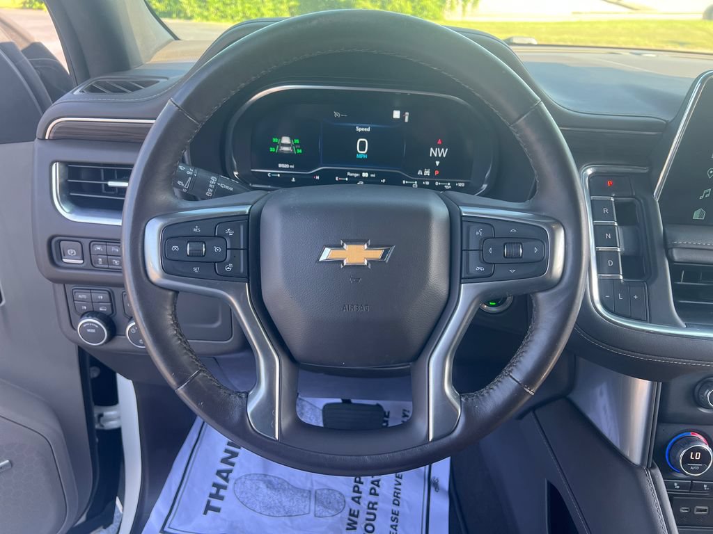 Used 2022 Chevrolet Suburban LT w/ Luxury Package AWD/4WD image 14