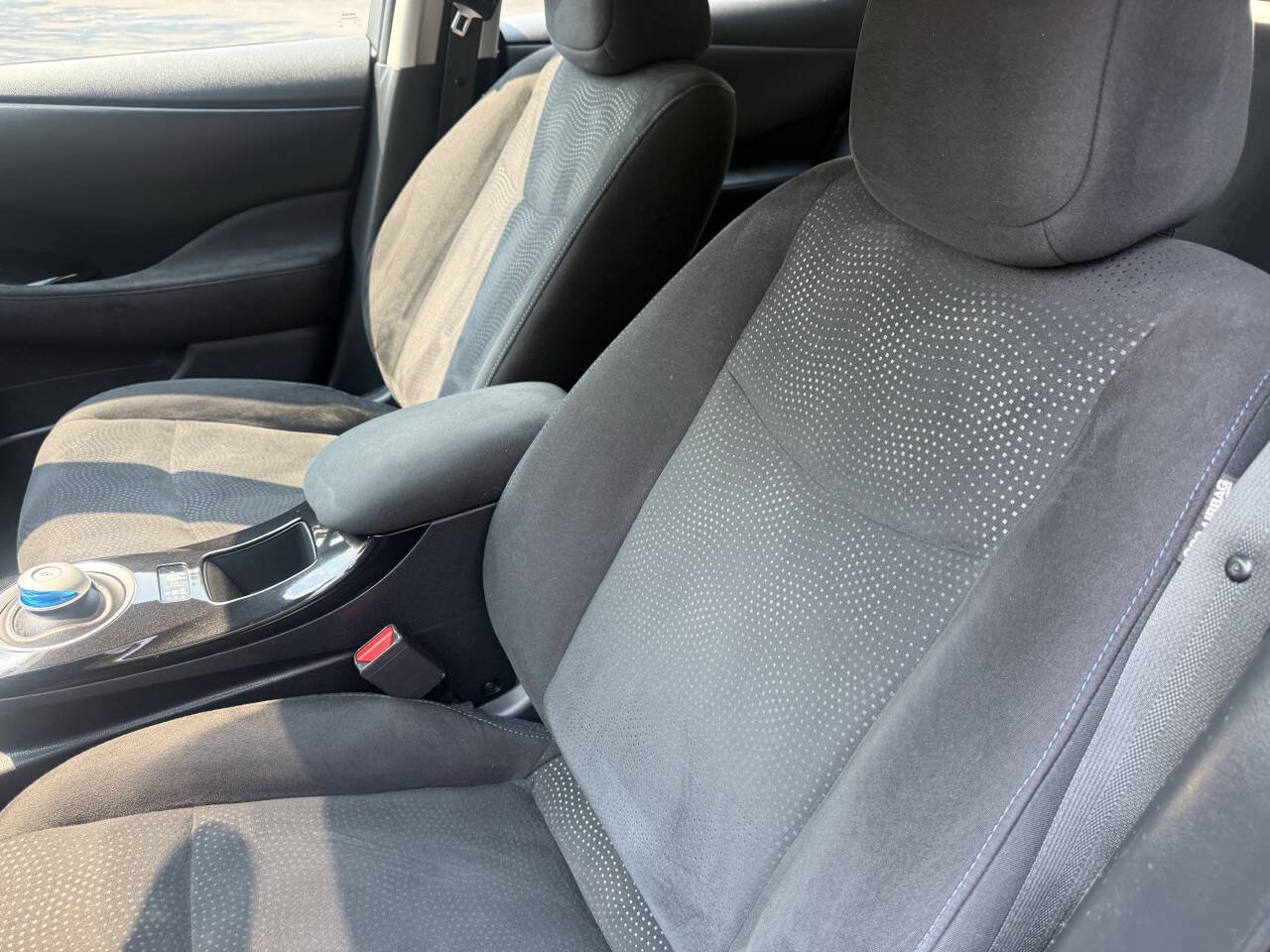 Used 2016 Nissan Leaf SV FWD image 13