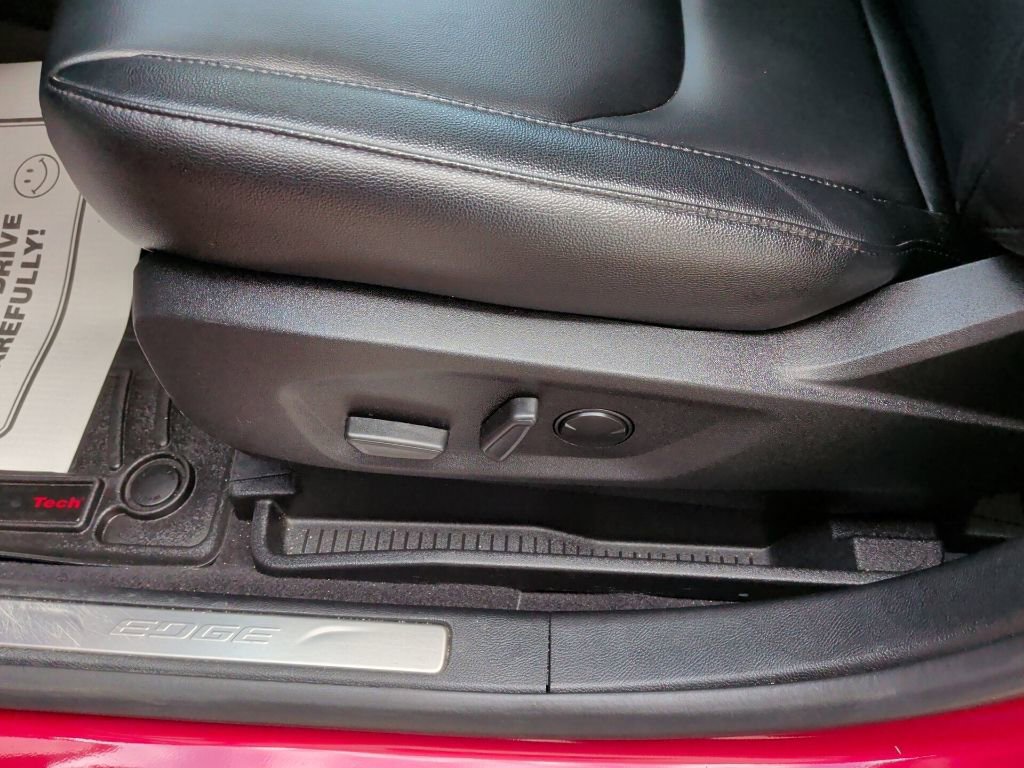 Certified 2024 Ford Edge Titanium AWD/4WD image 14