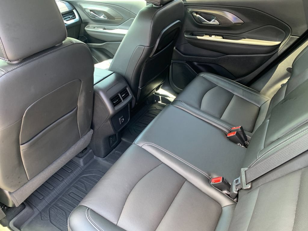Used 2022 GMC Terrain SLT w/ Infotainment Package II AWD/4WD image 14