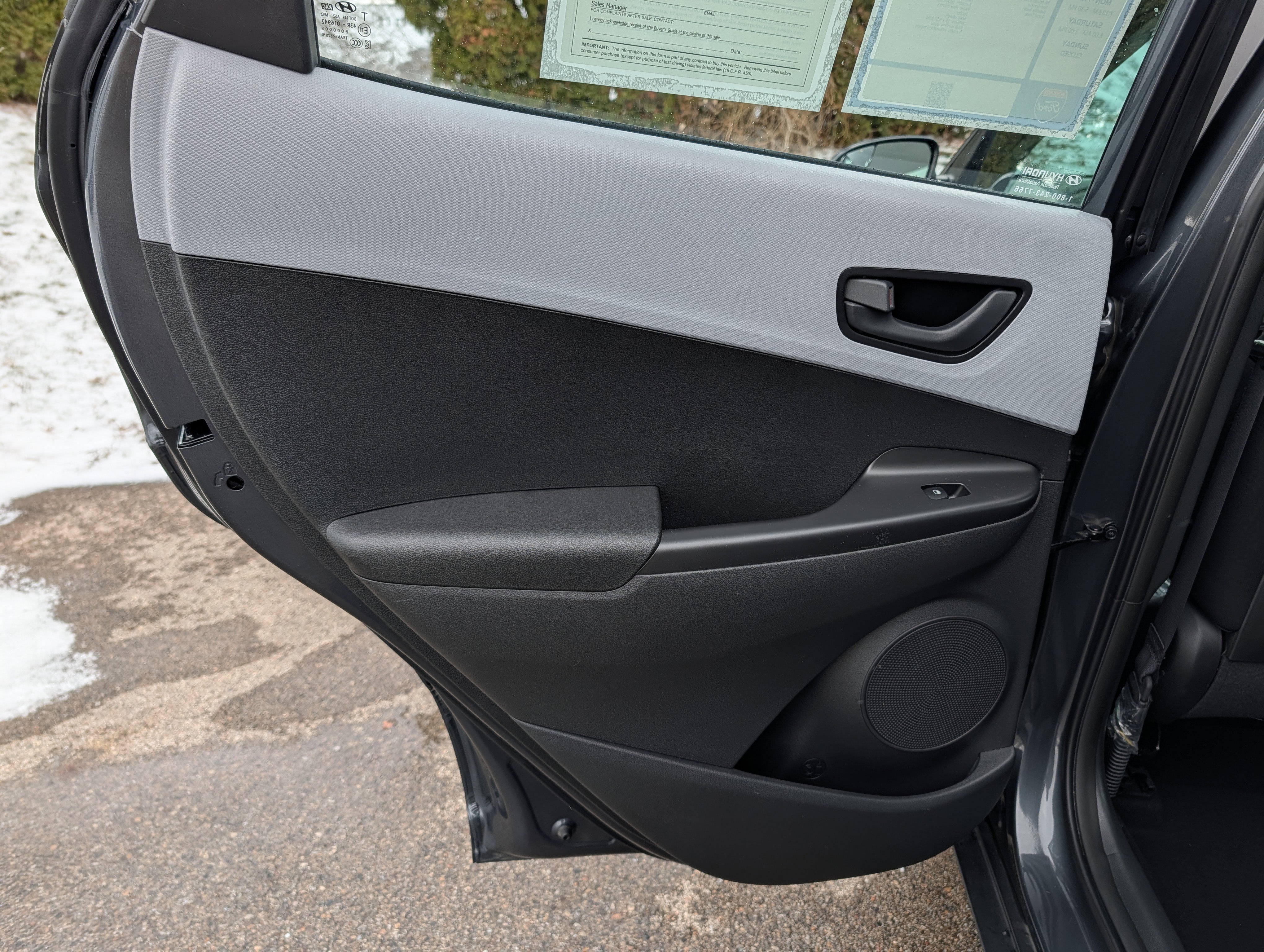 Used 2021 Hyundai Kona SE w/ Cargo Package image 29