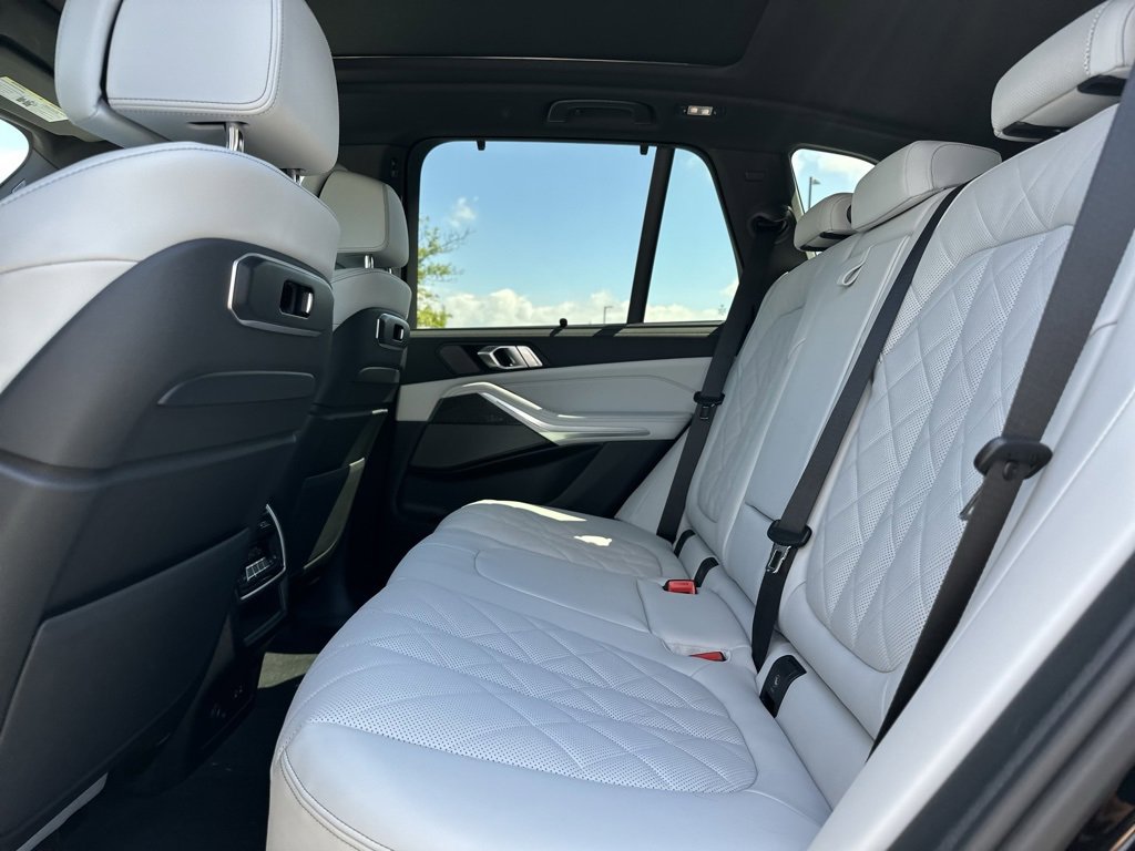 New 2026 BMW X5 M60i image 21