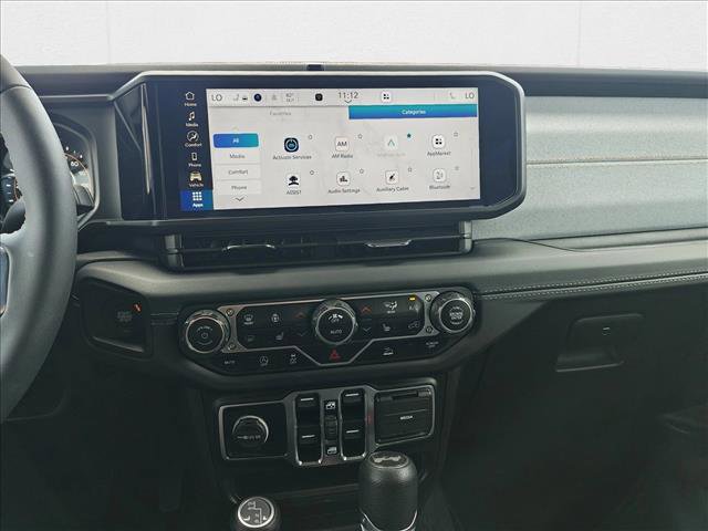 Used 2024 Jeep Wrangler Sahara image 12