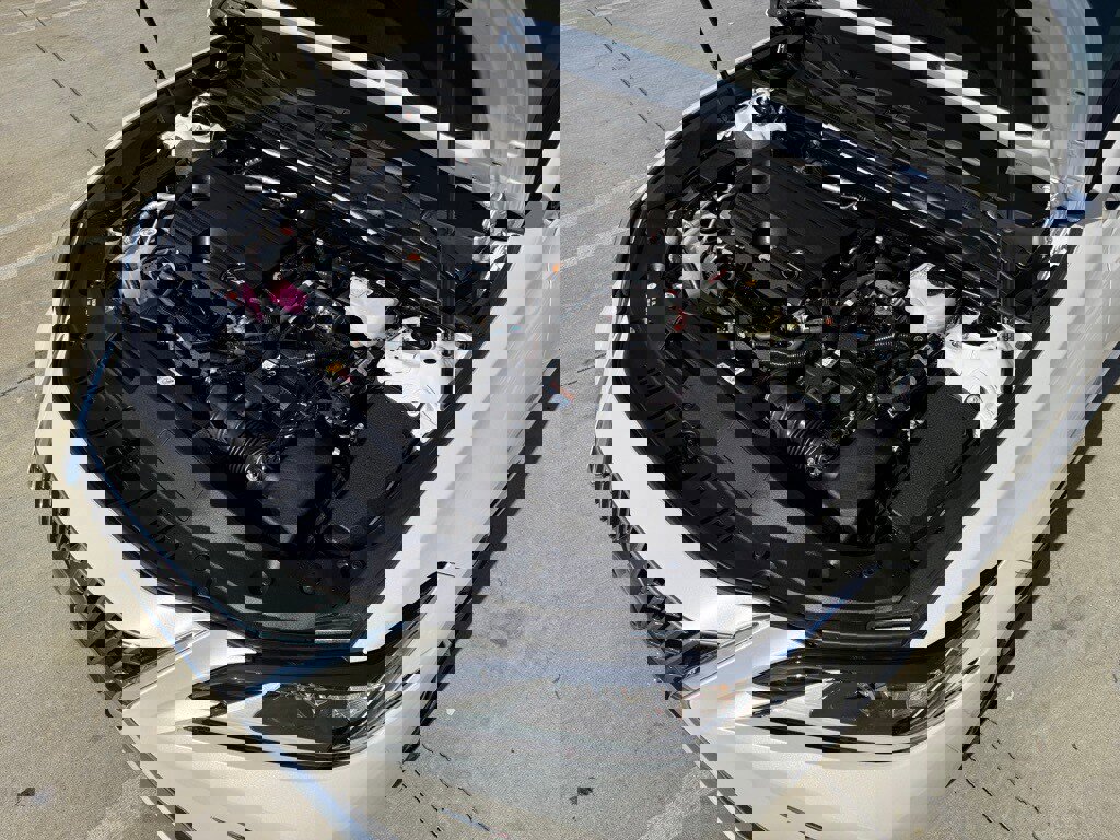 Certified 2025 Lexus ES 300h w/ Premium Package image 6