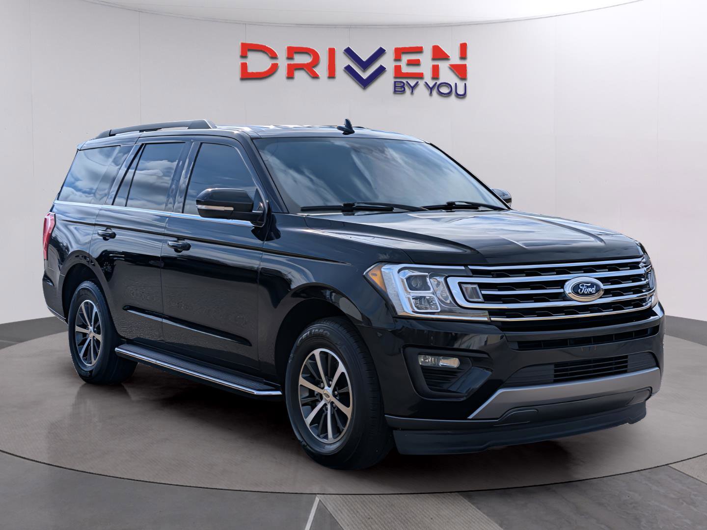 Used 2018 Ford Expedition XLT w/ Equipment Group 202A RWD image 7