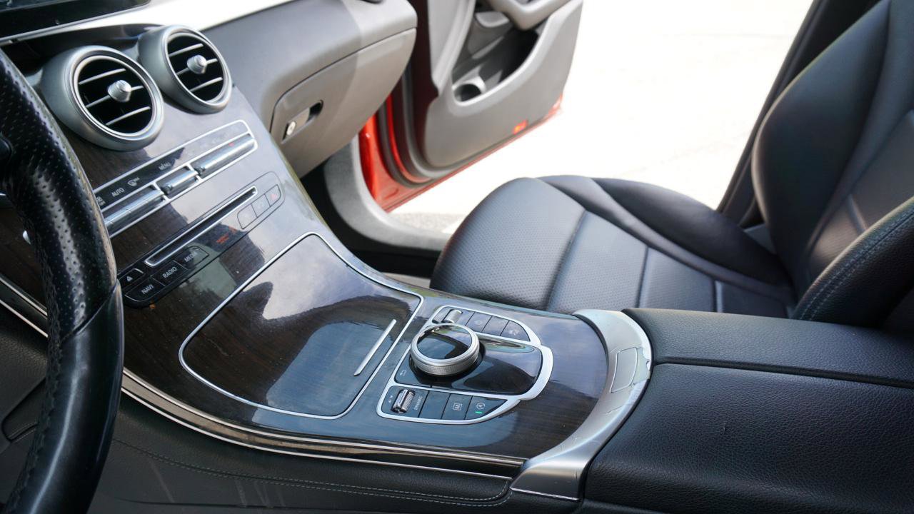 Used 2017 Mercedes-Benz GLC 300 4MATIC image 17