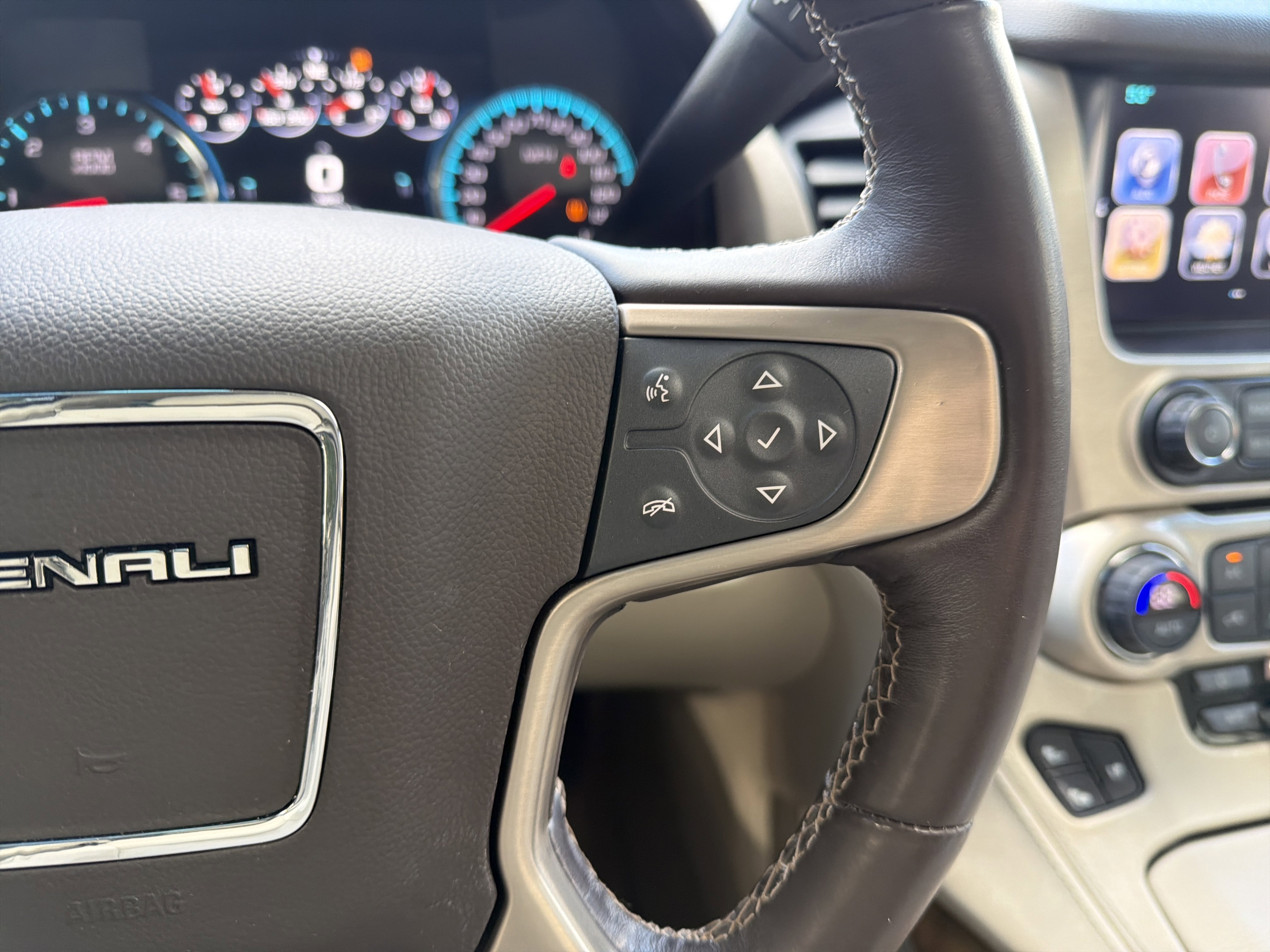 Used 2017 GMC Yukon Denali w/ Open Road Package AWD/4WD image 20