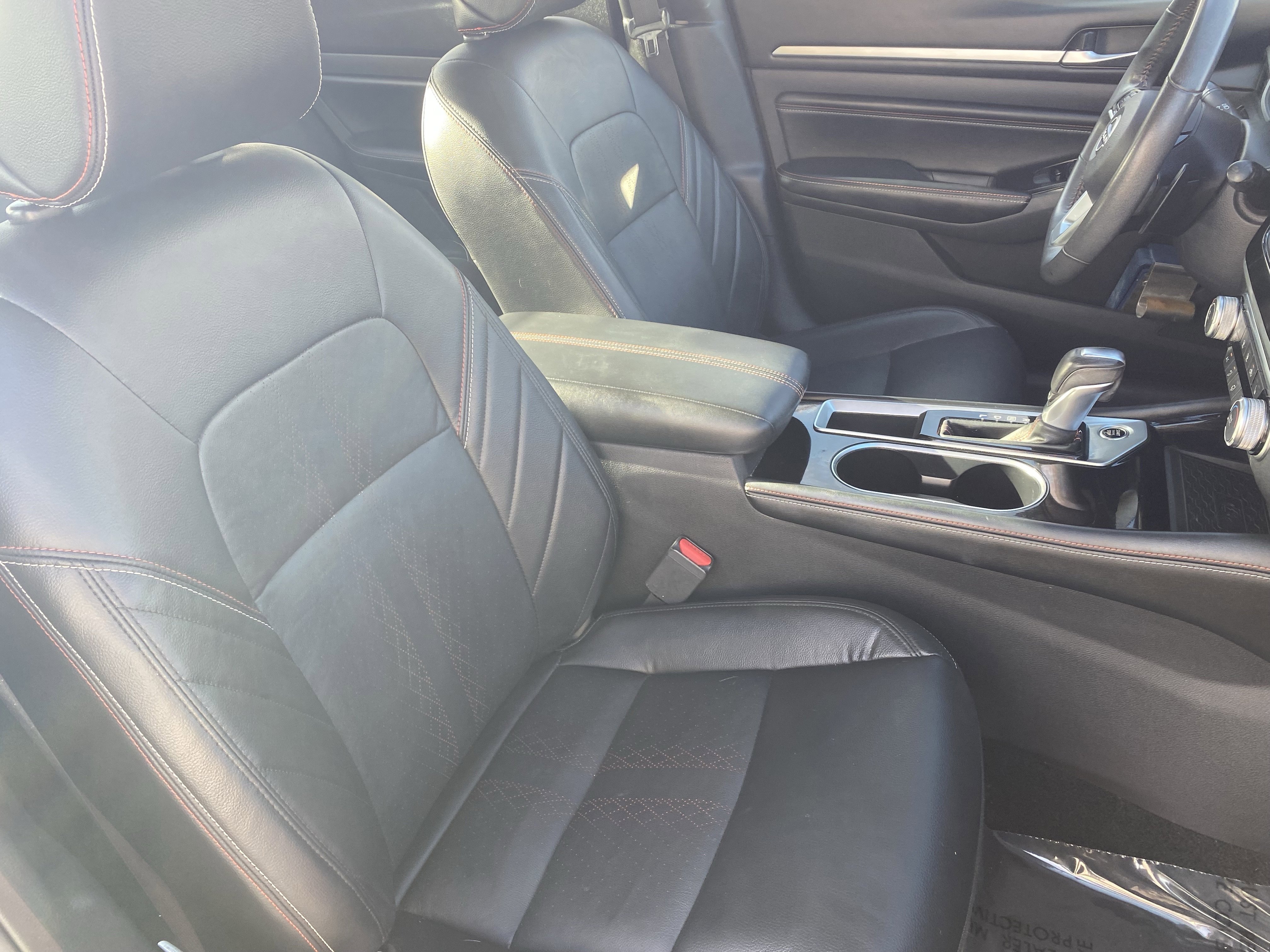 Used 2023 Nissan Altima 2.5 SR w/ SR Premium Package image 10