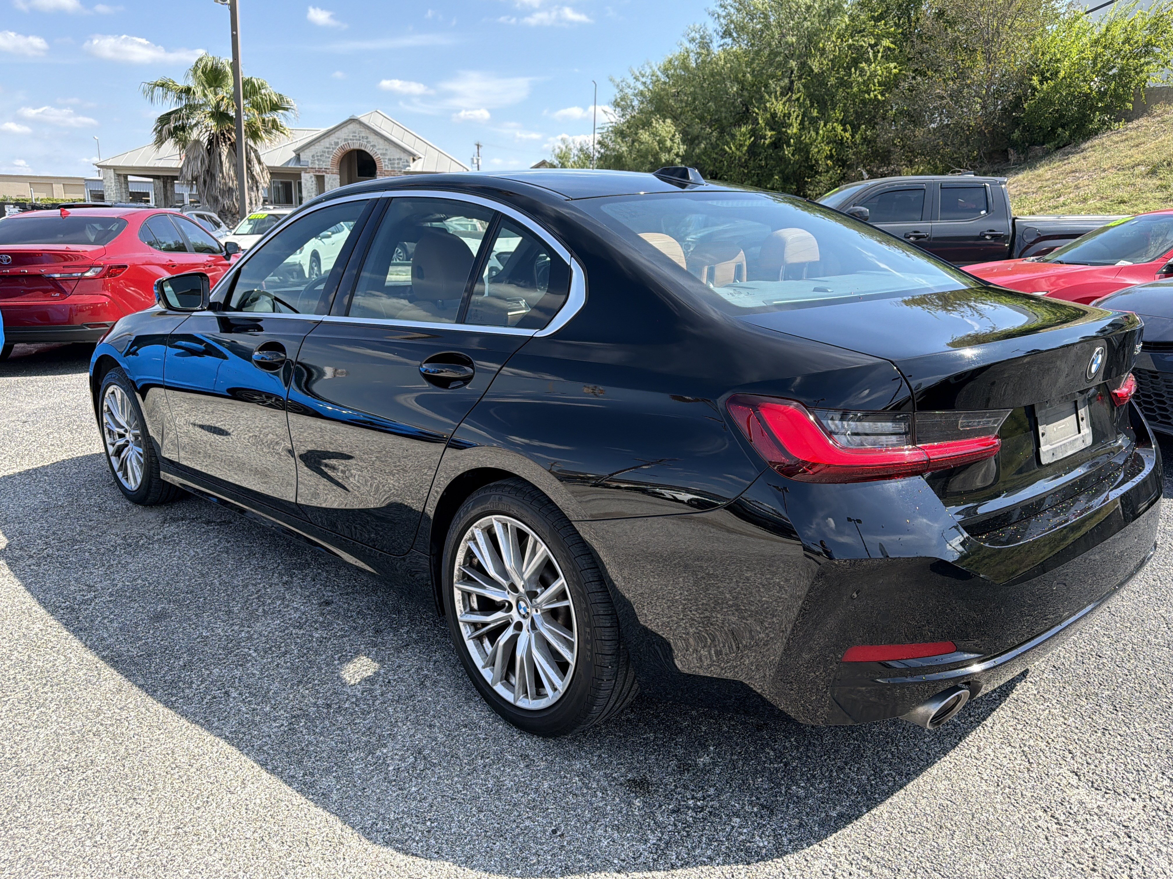 Used 2024 BMW 330i Sedan w/ Convenience Package RWD image 5