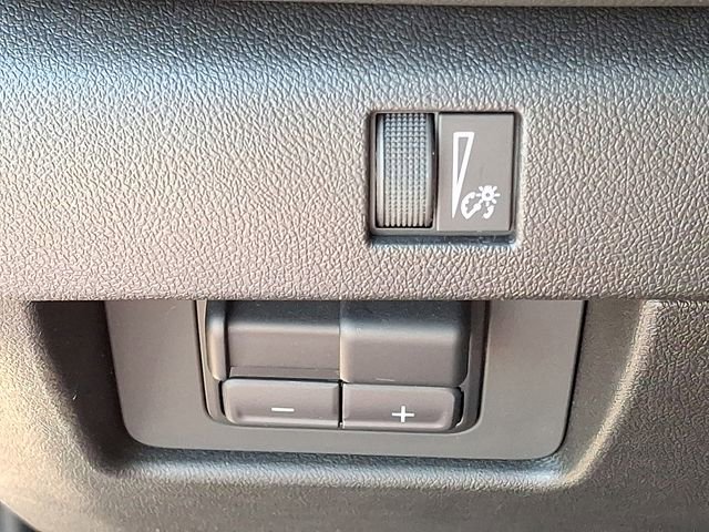 Used 2024 Chevrolet Colorado LT w/ LT Convenience Package III AWD/4WD image 19