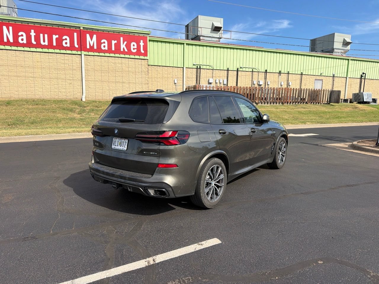 Used 2026 BMW X5 xDrive50e w/ M Sport Package AWD/4WD image 3