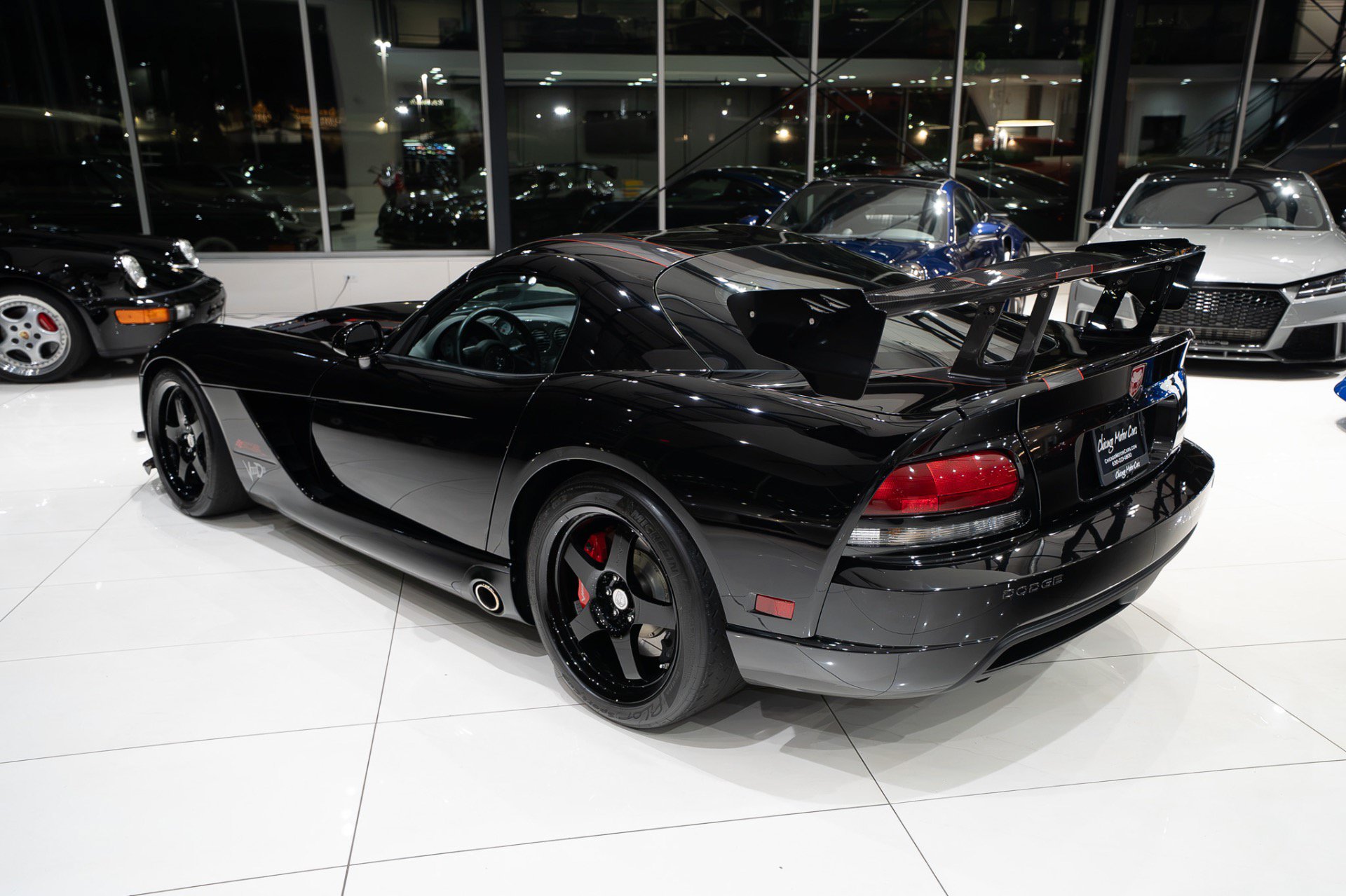 Used 2010 Dodge Viper ACR RWD image 2