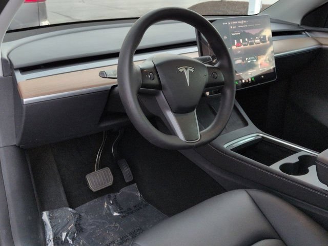 Used 2025 Tesla Model Y Long Range AWD/4WD image 9
