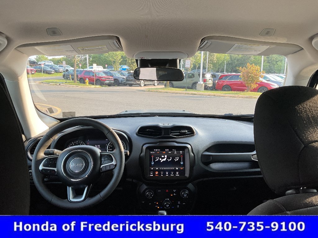 Used 2023 Jeep Renegade Latitude AWD/4WD image 42