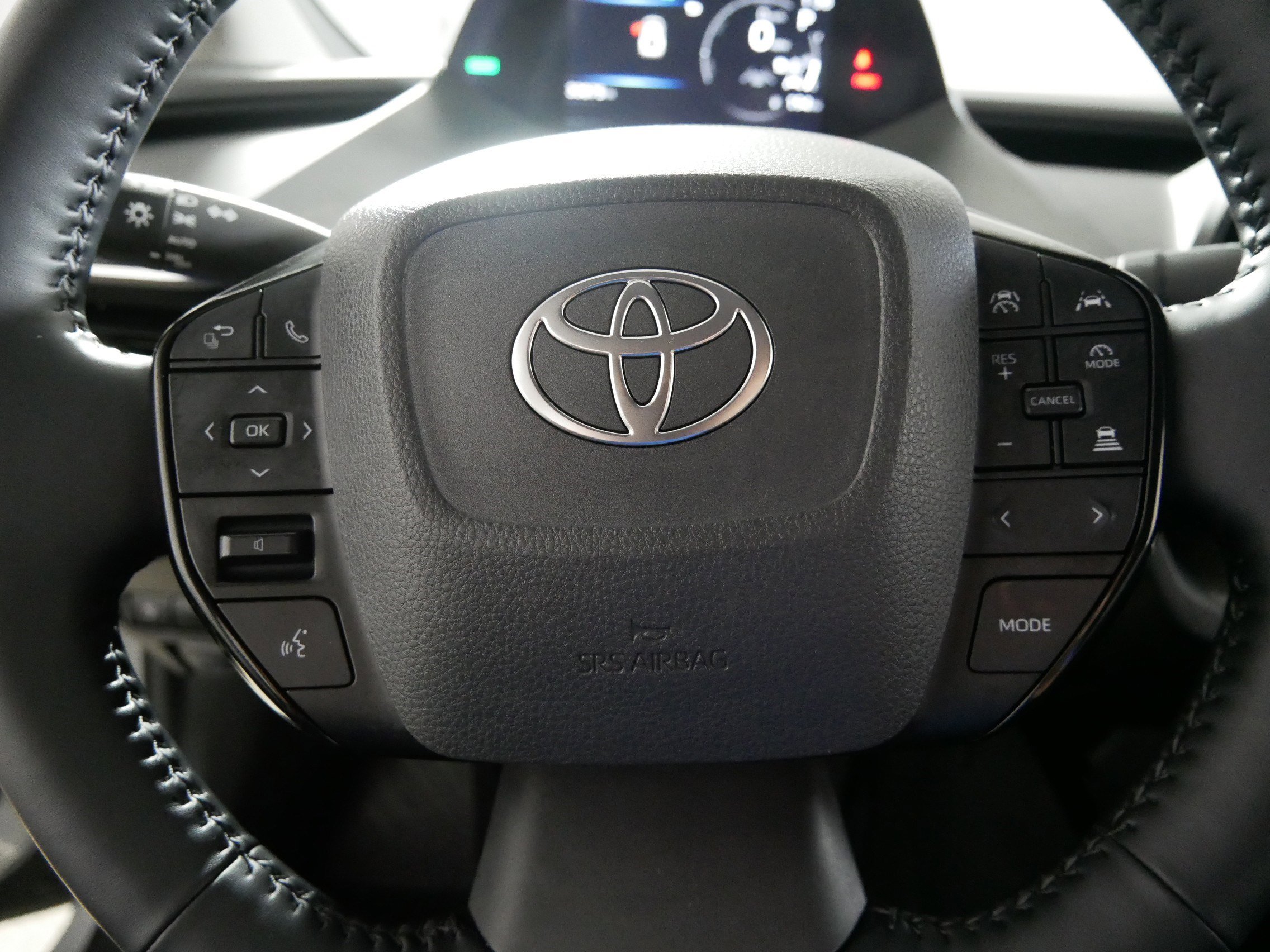 Used 2024 Toyota Prius XLE image 25