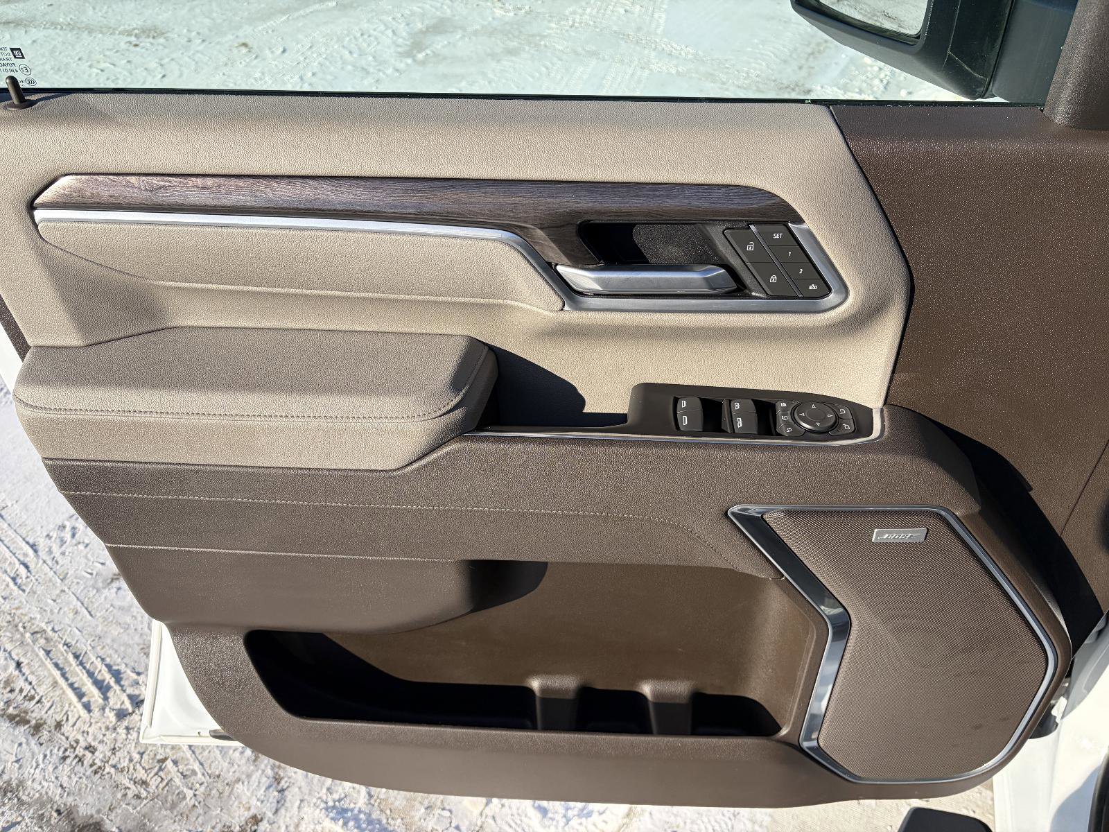 Used 2025 Chevrolet Silverado 2500 LTZ w/ LTZ Premium Package AWD/4WD image 9