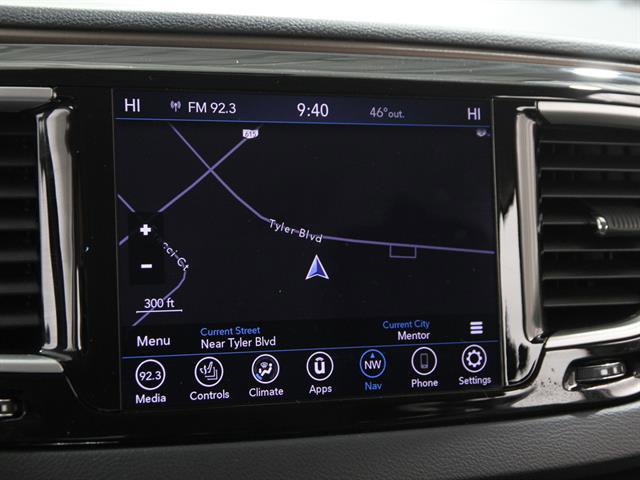 Used 2019 Chrysler Pacifica Touring-L w/ Advanced Safetytec Group image 13